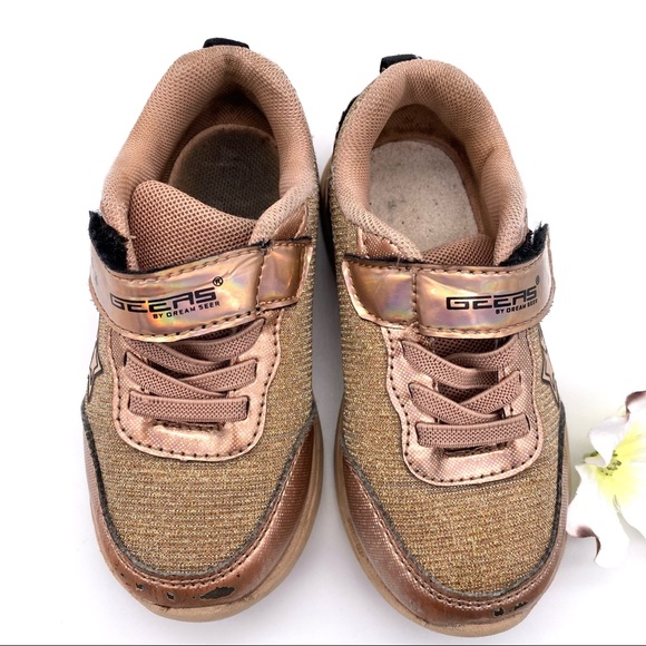 FPC Dream Seek Rose Gold Star Light-Up Sneaker, 8 - Picture 6 of 15